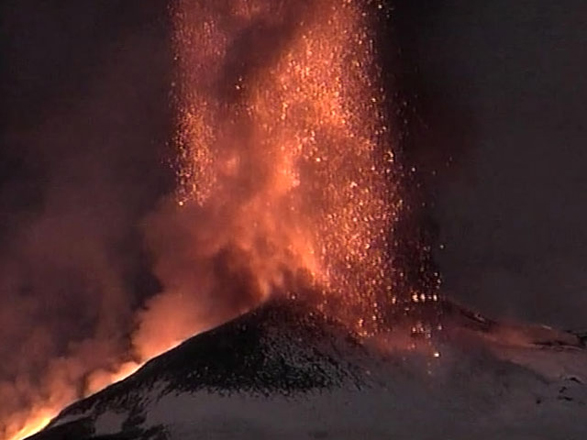 Сейсмологи зафиксировали усиление активности вулкана Этна на Сицилии