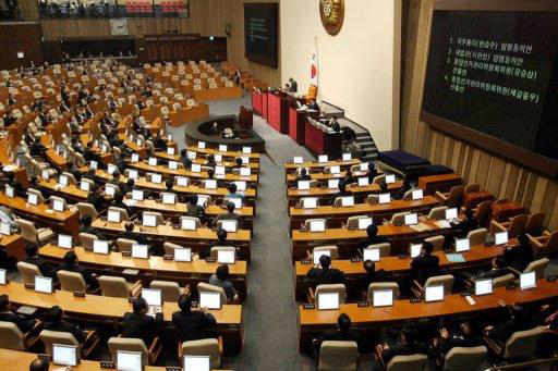 Демократическая партия "Тобуро" победила на выборах в парламент Южной Кореи