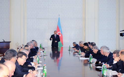 Prezident İlham Əliyev: İlk dəfə olaraq Azərbaycanın bütün valyuta ehtiyatları 40 milyard dollar səviyyəsinə çatıb (FOTO)