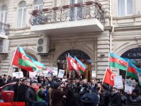Перед посольством Франции в Баку прошла акция протеста (ФОТО)