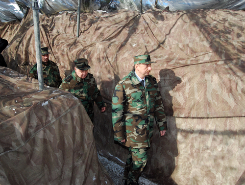 Azerbaijani President visits military unit on front line (PHOTO)