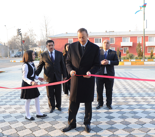 İlham Əliyev YAP Goranboy rayon təşkilatının yeni inzibati binasının açılışında iştirak edib (FOTO)