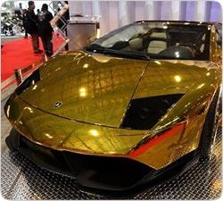 Золотой суперкар Lamborghini показали в Токио