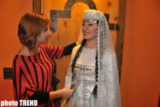 Аян Бабакишиева: "Азербайджанская национальная одежда делает женщину еще краше" (фотосессия)