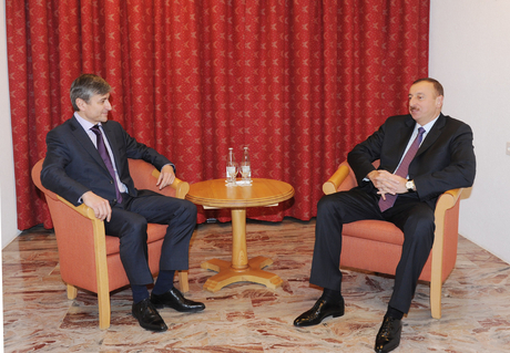 Ильхам Алиев встретился с президентом компании Microsoft International