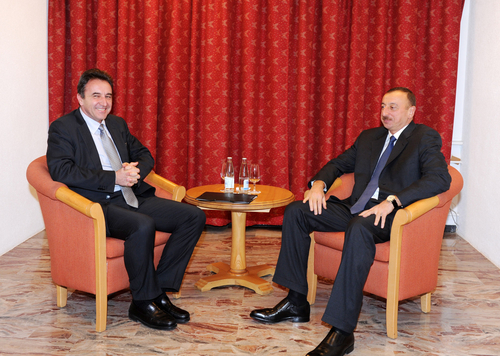 İlham Əliyev “OMV AG” şirkətinin baş direktoru ilə görüşüb