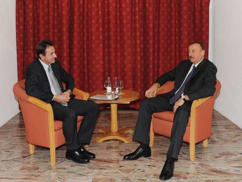 İlham Əliyev “OMV AG” şirkətinin baş direktoru ilə görüşüb