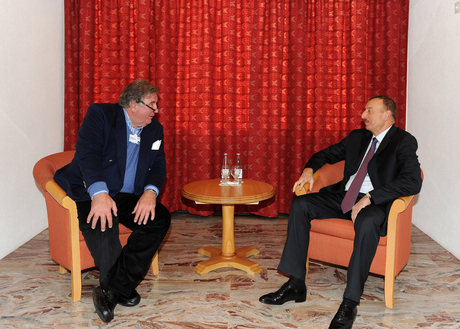 İlham Əliyev RWE şirkətinin baş icraçı direktoru ilə görüşüb