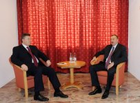Azerbaijani President meets Ukrainian counterpart in Davos (PHOTO)