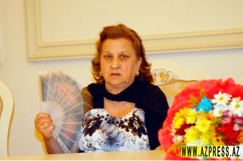 В Баку во время юбилея скончалась поэтесса Муневвер Тапдыгова (фото)