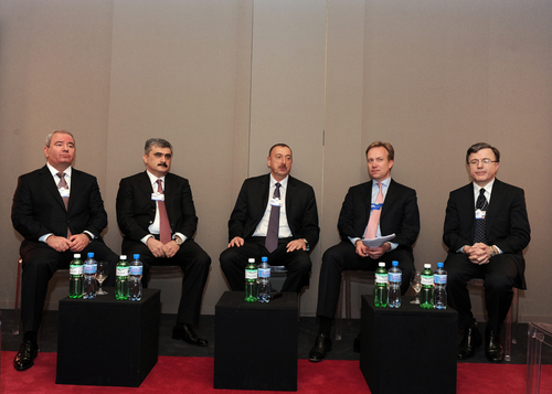 Президент Ильхам Алиев: Доходы от нефтяного сектора создают возможности для диверсификации экономики Азербайджана (ФОТО)