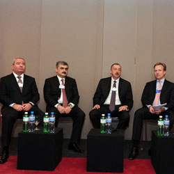 Президент Ильхам Алиев: Доходы от нефтяного сектора создают возможности для диверсификации экономики Азербайджана (ФОТО)