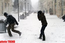 Погода в Азербайджане - снежный пейзаж Баку (фотосессия)