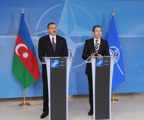 Azerbaijani President meets NATO Secretary General in Brussels (PHOTO)