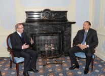 Prezident İlham Əliyev Brüsseldə Avropa Xalq Partiyasının prezidenti ilə görüşüb