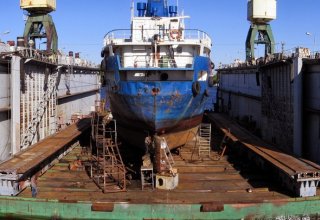 Неисправное российское судно покинет Баку после ремонта и других процедур - администрация