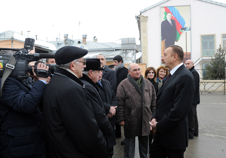 Президент Ильхам Алиев встретился с жителями поселка Красная Слобода Губинского района (ФОТО)