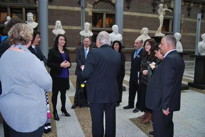 Niderland parlamentinə Xocalı soyqırımının tanınmasına dair bir milyon ölkə vətəndaşının imzası təqdim edilib (FOTO)