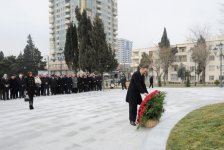 President Ilham Aliyev unveils monument to national hero Koroglu in Baku (PHOTO)