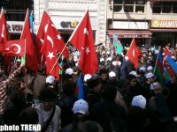 Taksim Meydanında Xocalı soyqırımı ilə bağlı keçiriləcək yürüş-mitinqə axın başlayıb, şüarlar səsləndirilir (FOTO)