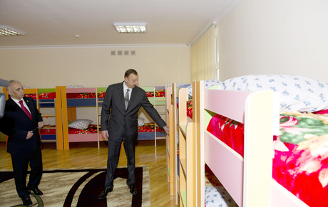 Президент Азербайджана ознакомился с детскими садами в Низаминском и Хатаинском районах после капремонта (ФОТО)