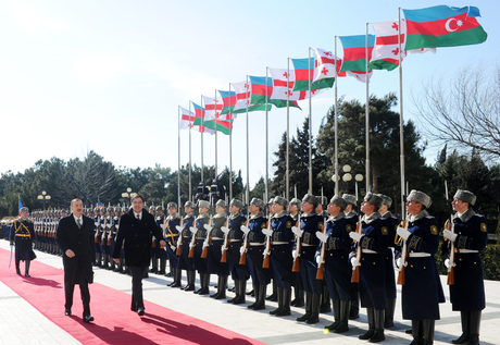 Georgian President officially welcomed to Azerbaijan (PHOTO)