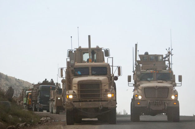 Американская военная автоколонна въехала из Ирака на территорию Сирии