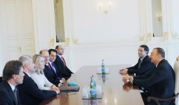 Президент Азербайджана принял министра инфраструктуры и окружающей среды Нидерландов
