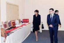 Первая леди Азербайджана ознакомилась с выставкой, отражающей историю песенного конкурса «Евровидение» (ФОТО)