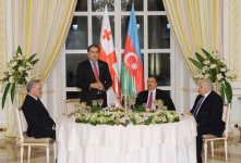 Gürcüstan Prezidentinin şərəfinə rəsmi ziyafət verilib (FOTO)
