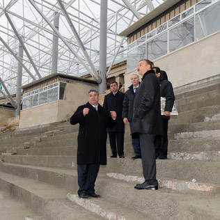 Azerbaijani President inspects redevelopment work at Tofig Bahramov Republican Stadium (PHOTO)