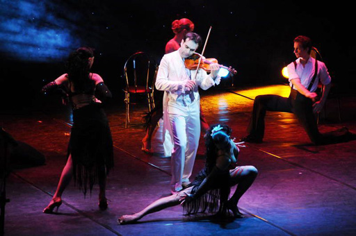 Феерическое шоу скрипача Анара Юсифова в Баку - от нежной романтики до безудержной страсти! (фотосессия)