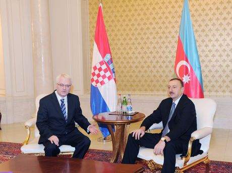 Состоялась встреча один на один президентов Азербайджана и Хорватии (ФОТО)