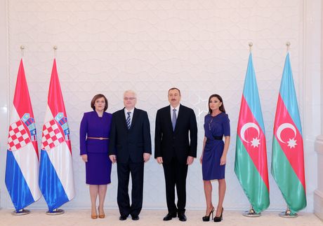 В Баку состоялась церемония официальной встречи Президента Хорватии (ФОТО)