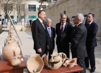 Президент Азербайджана посетил в Сальянском районе Джума-мечеть после ремонта и реконструкции (ФОТО)