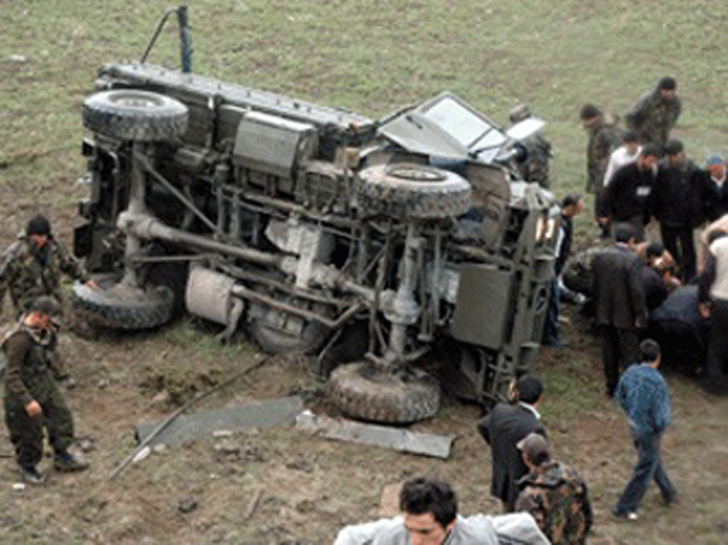 Türkiyədə hərbi avtomobil aşıb, səkkiz nəfər yaralanıb
