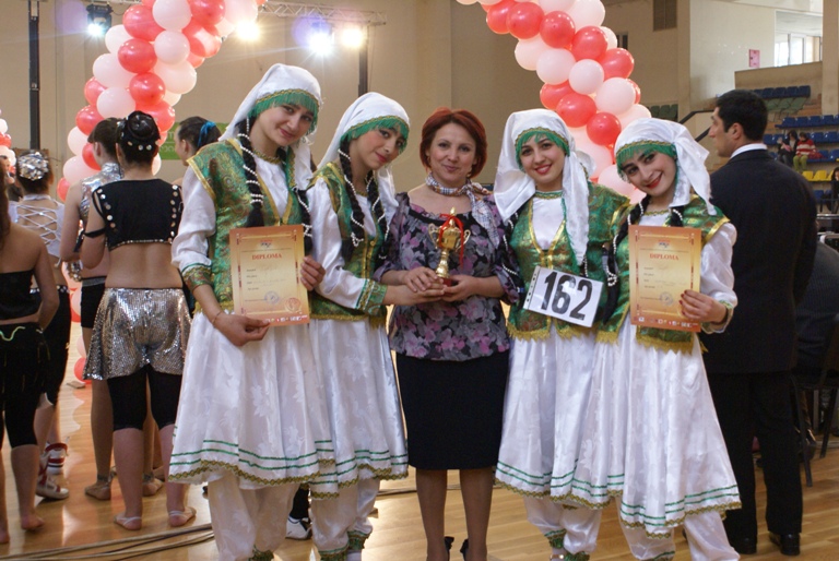 Группа "Сарван" заняла первые места в двух номинациях на Международной олимпиаде по танцам (фотосессия)