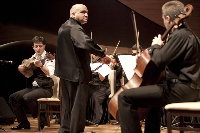 Арслан Новрасли написал историю исполнения на таре - уникальный концерт (фото)