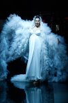 Гюнай Мусаева вышла на турецкий подиум в специальном свадебном платье (фотосессия)