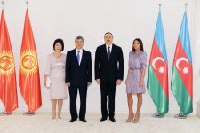 Qırğızıstan Prezidentinın Bakıda rəsmi qarşılanma mərasimi olub (FOTO)