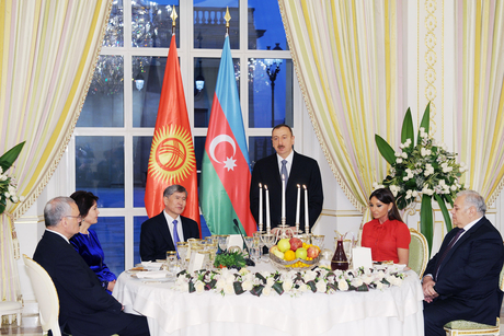 Prezident İlham Əliyev: Azərbaycan etibarlı tərəfdaşdır. Qırğızıstan üçün dost ölkədir (FOTO)