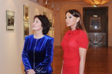 Президент Кыргызстана и его супруга посетили Фонд Гейдара Алиева (ФОТО)