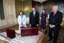 Azerbaijani President officially welcomed to Czech Republic (PHOTO)