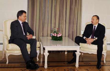 Azerbaijani President receives outgoing French ambassador