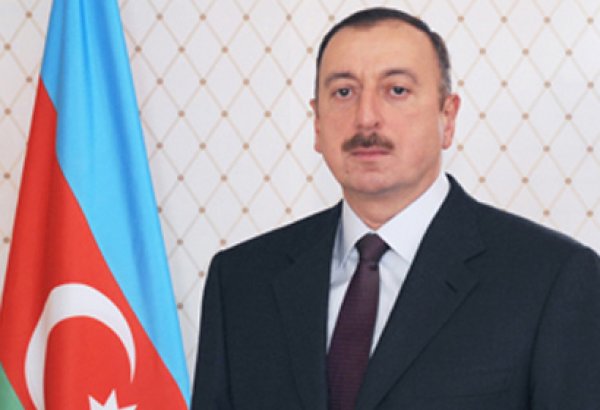 Elizabeth II congratulates Azerbaijani president on national holiday