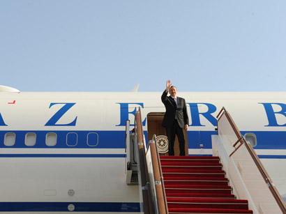 Президент Азербайджана отправился с рабочим визитом в Россию
