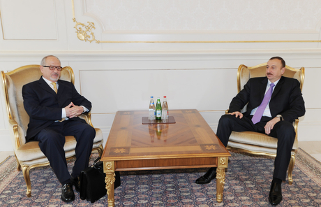 Президент Азербайджана принял генсека Совета сотрудничества тюркоязычных государств