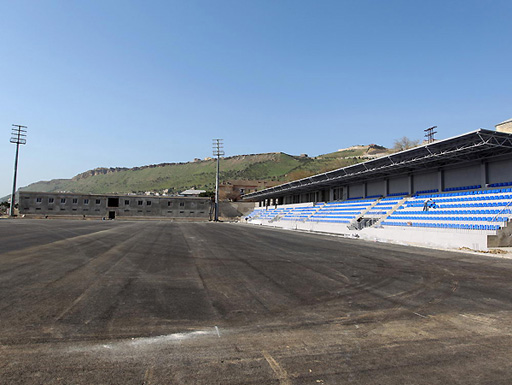 Bayıl qəsəbəsində inşa olunan yeni stadiondan son görüntülər (FOTO)