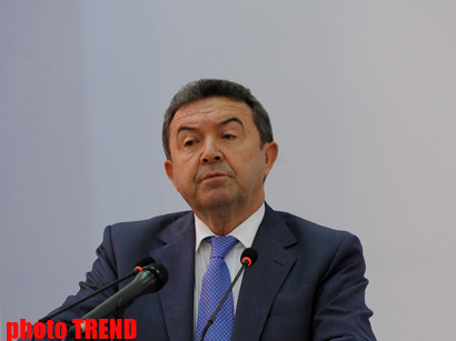 Министр образования Азербайджана о рекламе в школьных дневниках