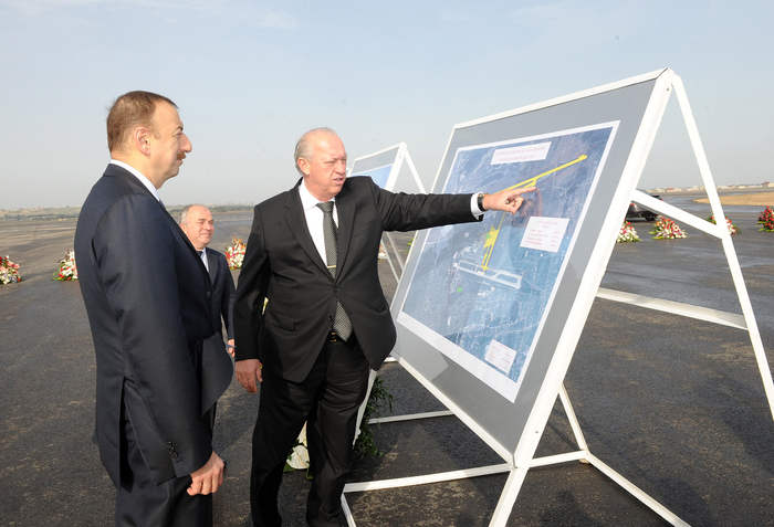 Президент Азербайджана принял участие в церемонии сдачи в эксплуатацию новой взлетно-посадочной полосы в аэропорту Гейдар Алиев (ФОТО)